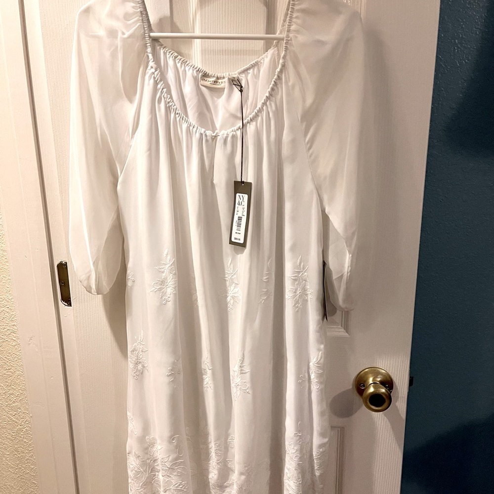 Eva Mendes from New York & Company Color: White Size: Medium